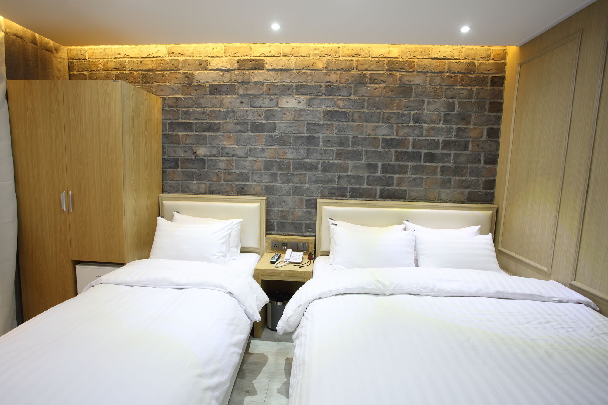 Diamond Tourist Hotel Incshon Kültér fotó