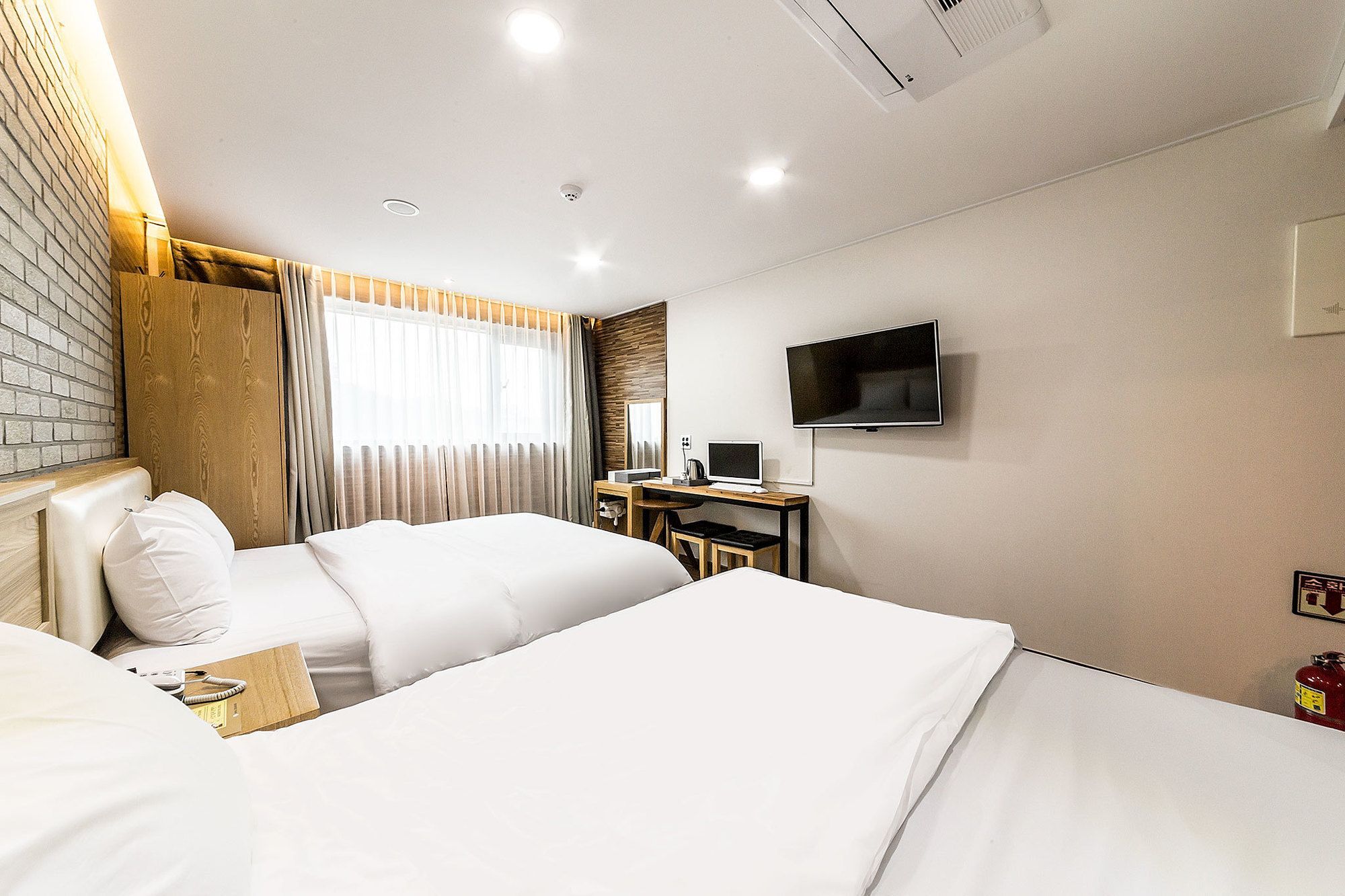 Diamond Tourist Hotel Incshon Kültér fotó